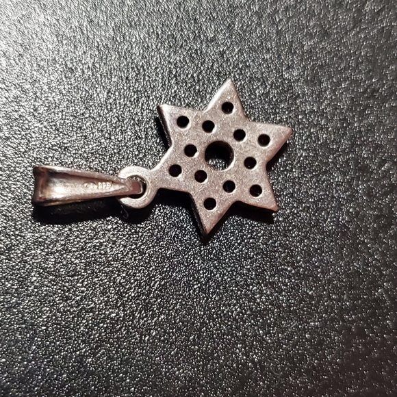 ***SOLD*** Star of David Silver and Garnet Pendant - Picture 5 of 6